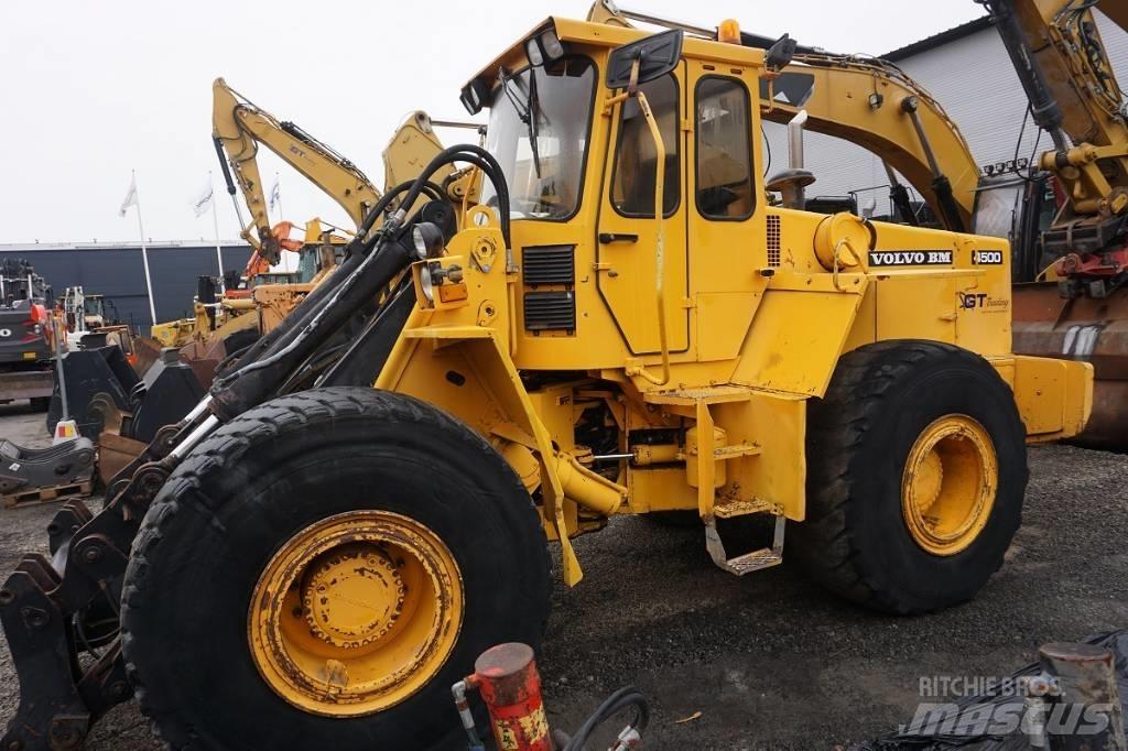 Volvo 4500 Gumikerekes homlokrakodók