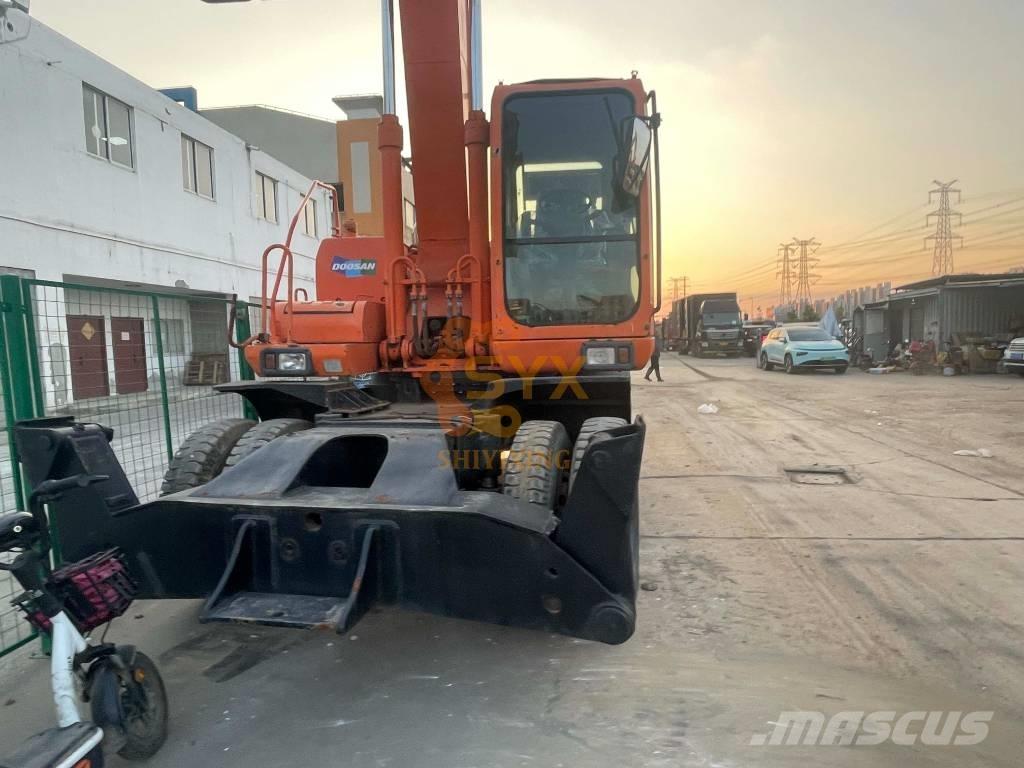 Doosan DH210W-7 Gumikerekes kotrók