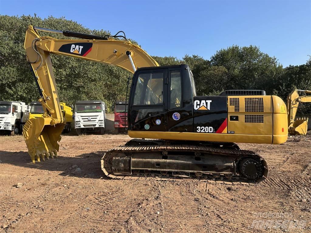 CAT 320 D L Lánctalpas kotrók