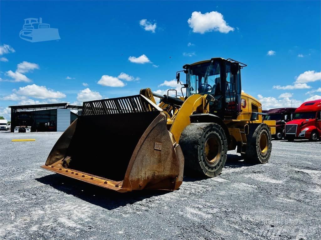 CAT 938 M Gumikerekes homlokrakodók