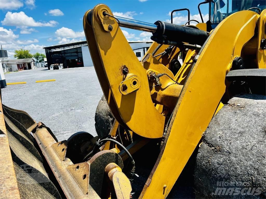 CAT 938 M Gumikerekes homlokrakodók