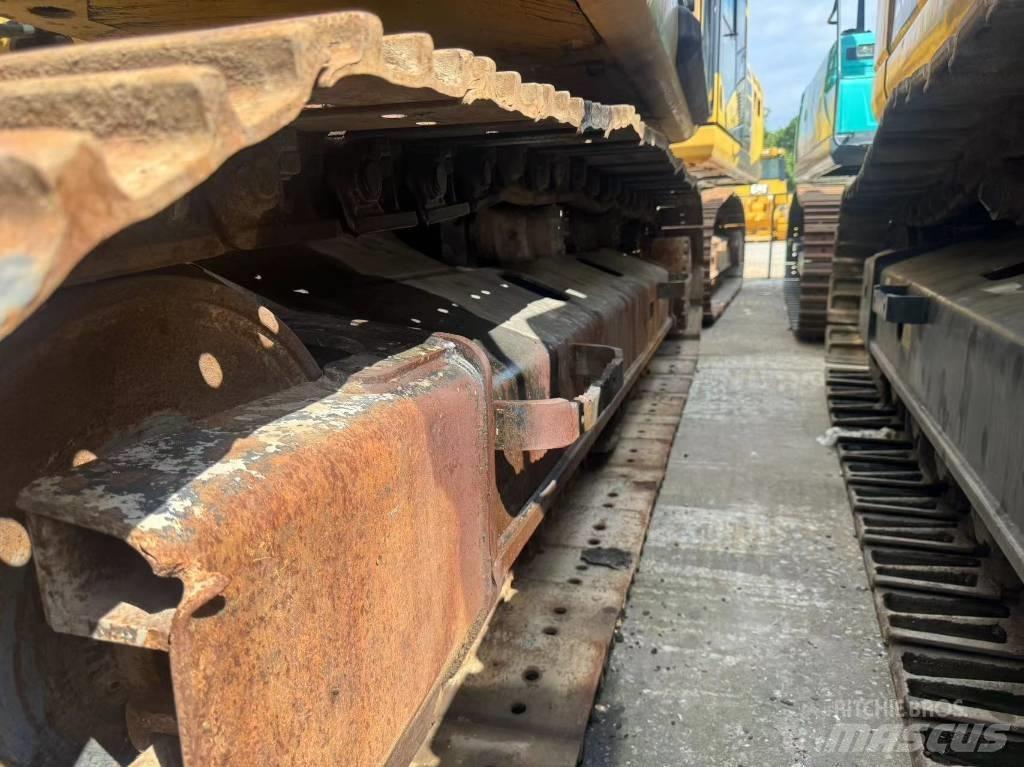 CAT 320 E Közepes (midi) kotrók 7 t - 12 t