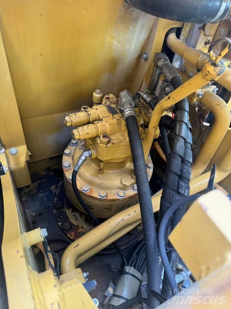 CAT 320 E Közepes (midi) kotrók 7 t - 12 t