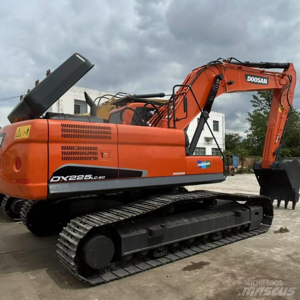 Doosan 225LC-9 Lánctalpas kotrók