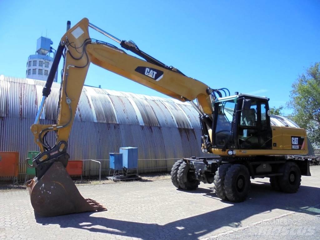 CAT M 322 D Gumikerekes kotrók