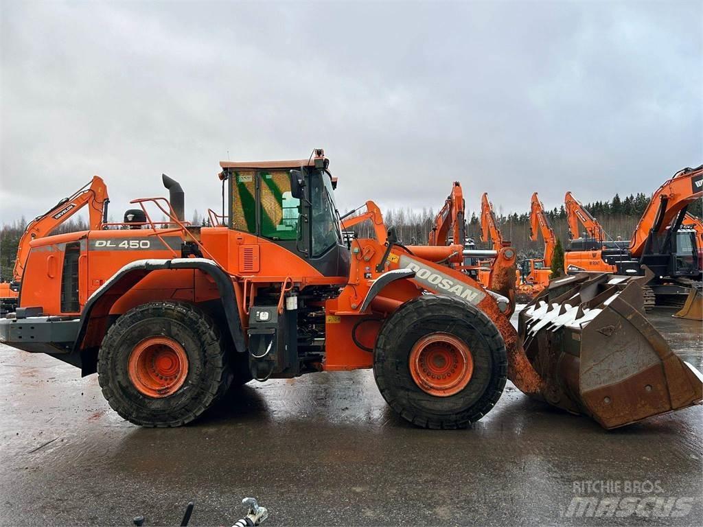 Doosan DL450-3 Gumikerekes homlokrakodók