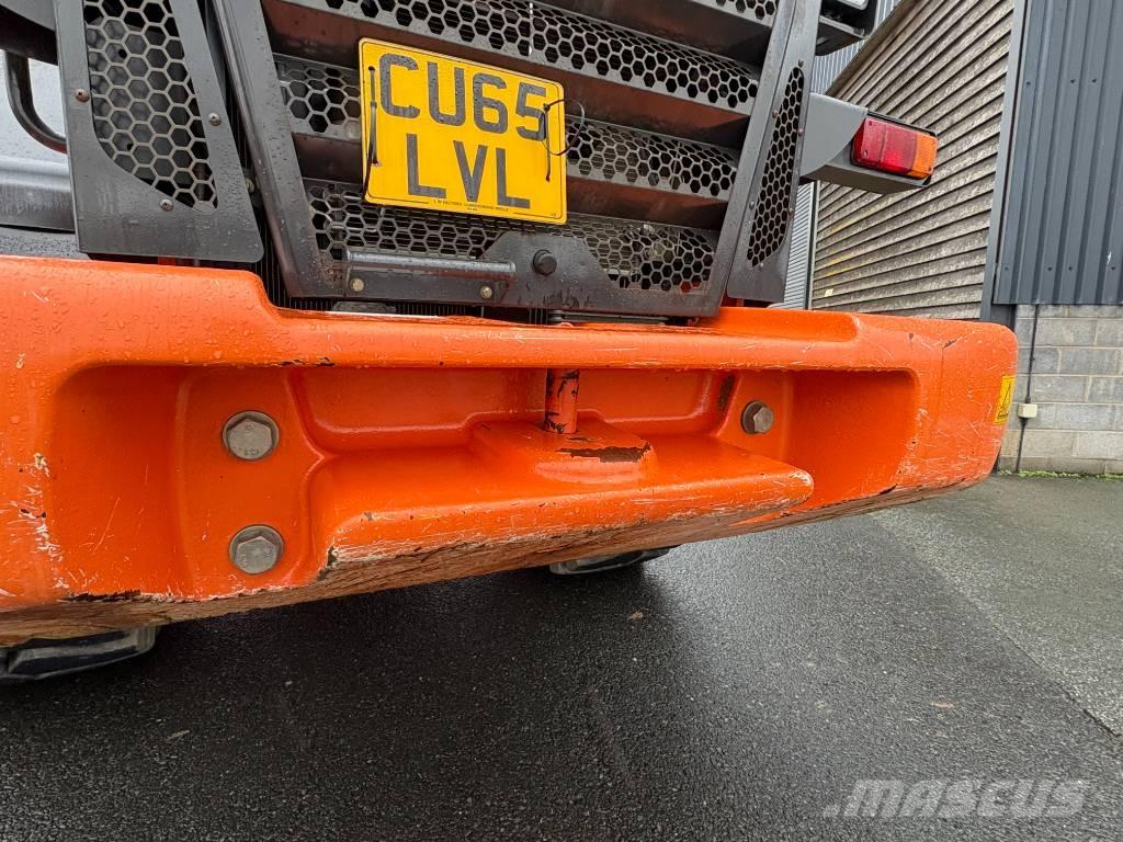 Hitachi ZW 220-5B Gumikerekes homlokrakodók