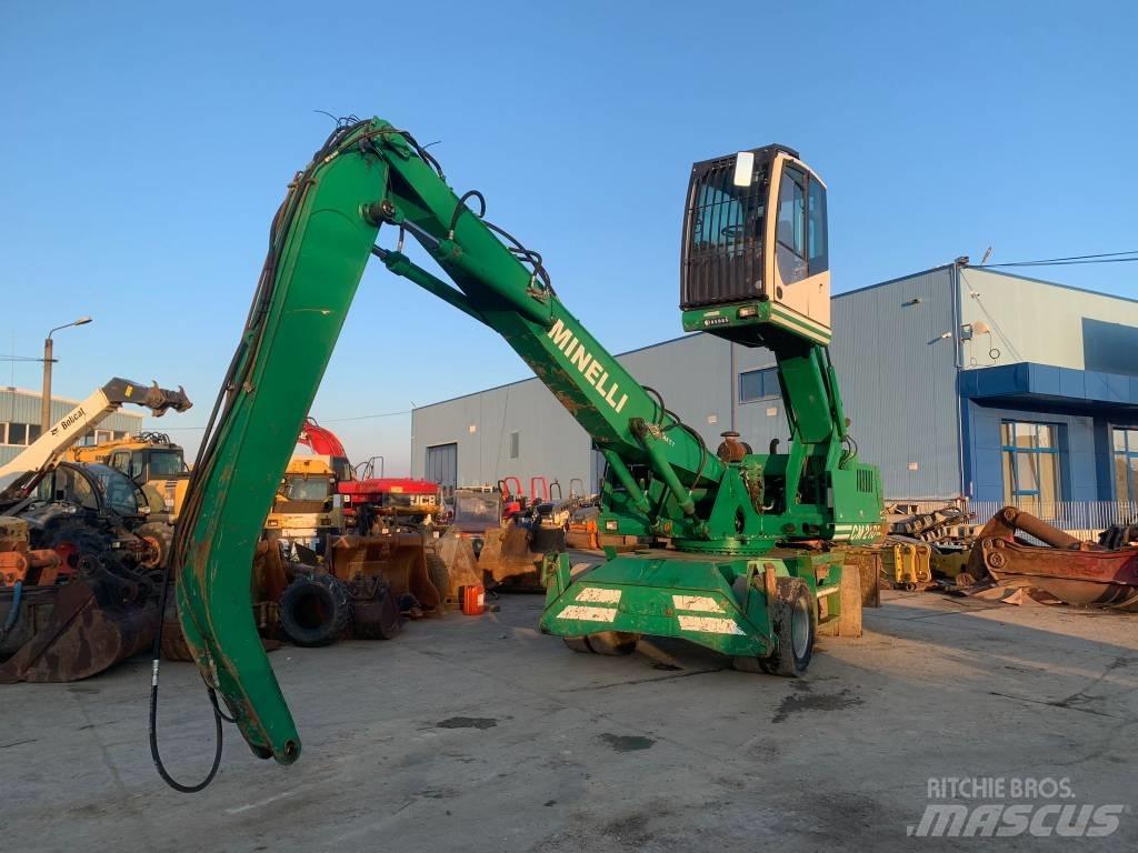 Minelli CM210 Gumikerekes kotrók