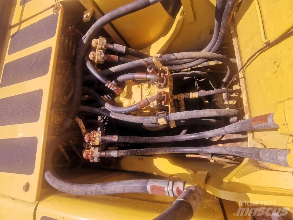 Komatsu PC 200-6 Lánctalpas kotrók