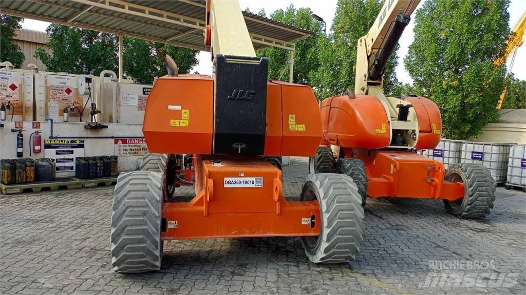 JLG 800AJ Karos emelők