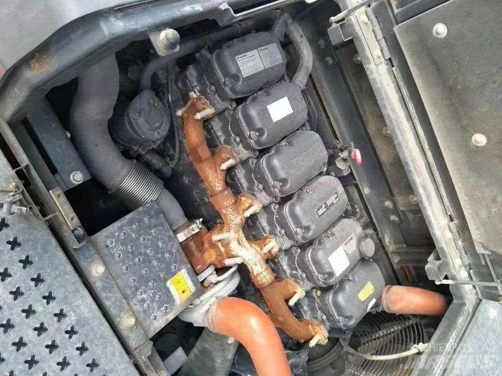 Doosan DX 530 Közepes (midi) kotrók 7 t - 12 t