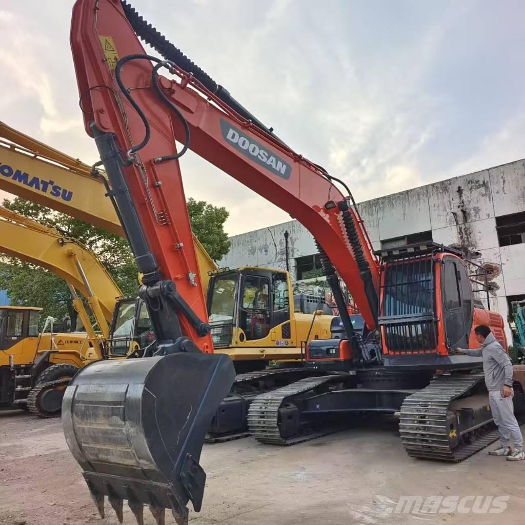 Doosan DX 300 LC Lánctalpas kotrók