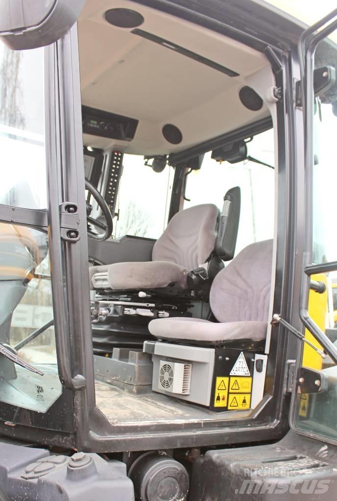 JCB Fastrac 4220 Traktorok