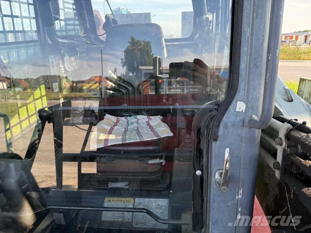 Takeuchi TL 250 Lánctalpas homlokrakodók