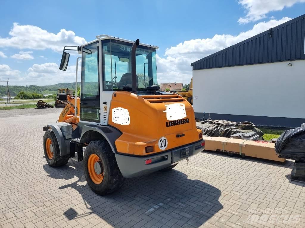 Liebherr L 506 Gumikerekes homlokrakodók