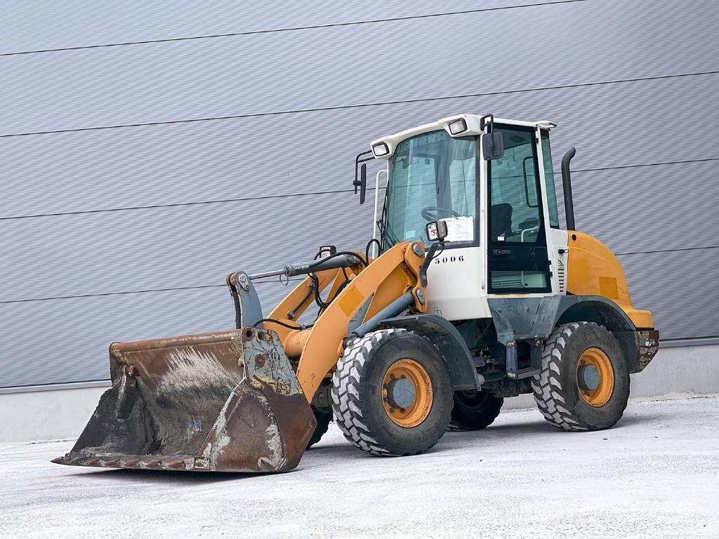 Liebherr L 506 Gumikerekes homlokrakodók