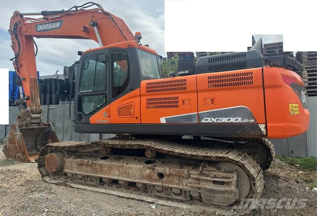 Doosan DX 300 LC-5 Lánctalpas kotrók