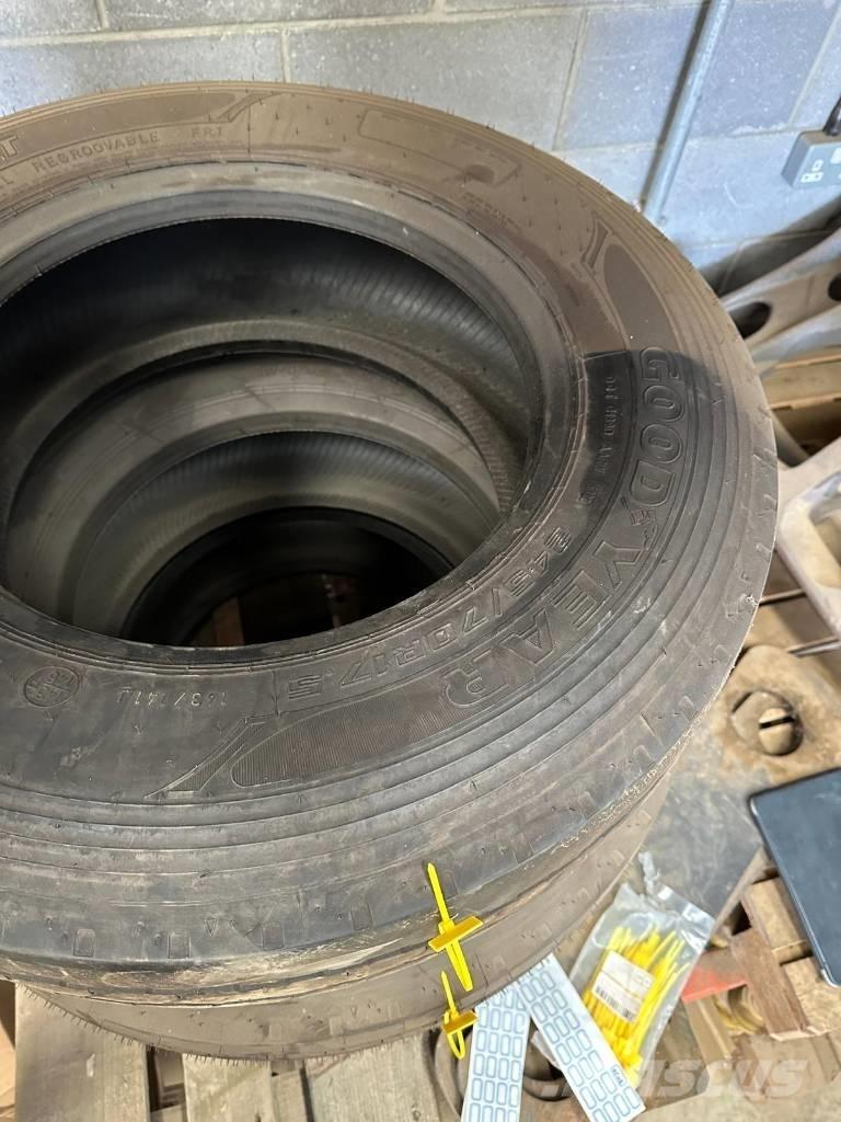 Goodyear 245/70R17 Gumiabroncsok, kerekek és felnik