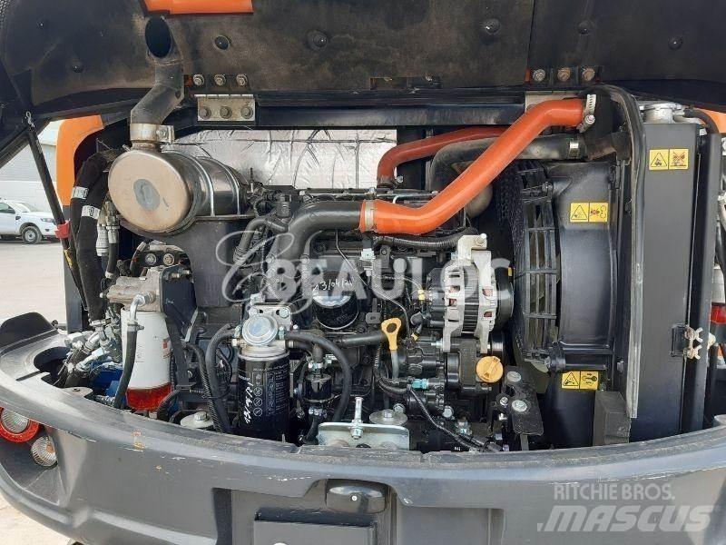 Doosan DX 57 W Gumikerekes kotrók