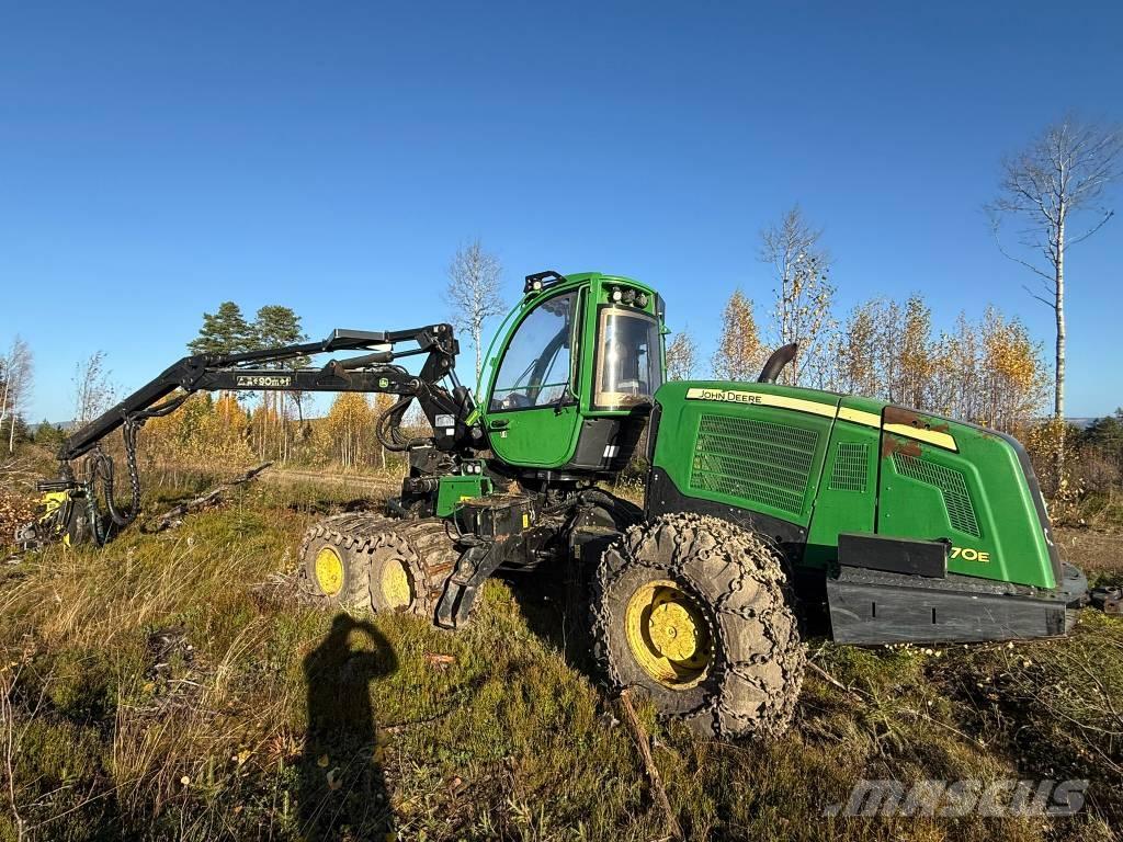 John Deere 1070 E Betakarítók