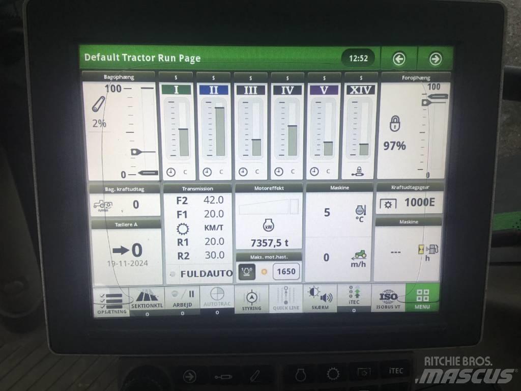 John Deere 6215 R Traktorok