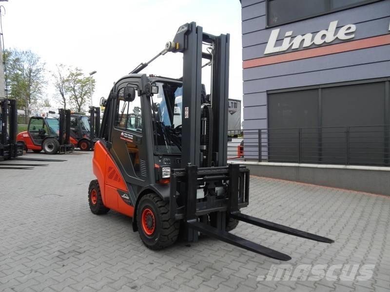Linde H 30 T-03 Gázüzemű targoncák