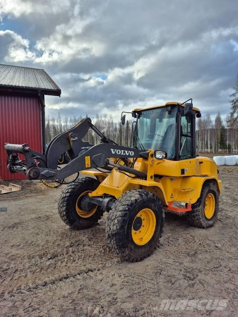 Volvo L 30 G Gumikerekes homlokrakodók