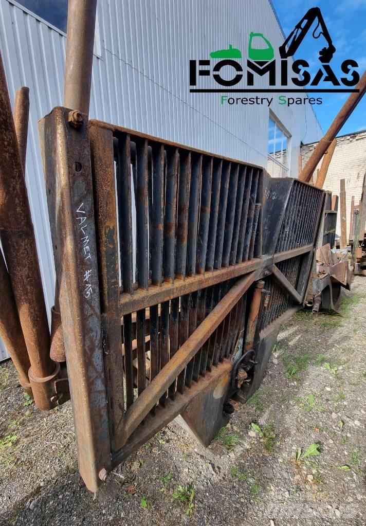Valmet 840.2 Bunks Kihordó daruk