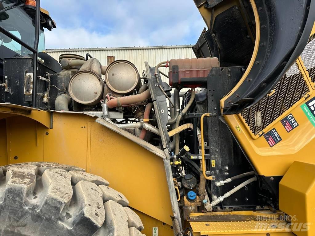 CAT 972MXE Gumikerekes homlokrakodók