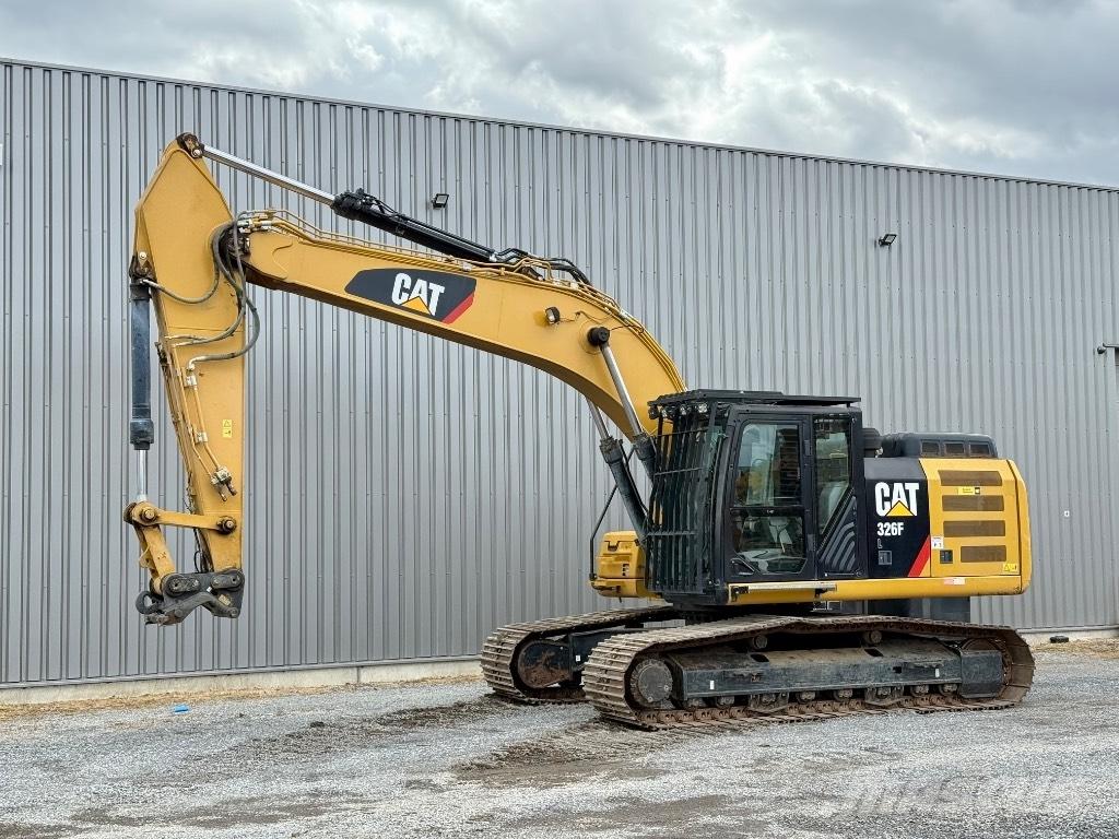 CAT 326 F L Lánctalpas kotrók