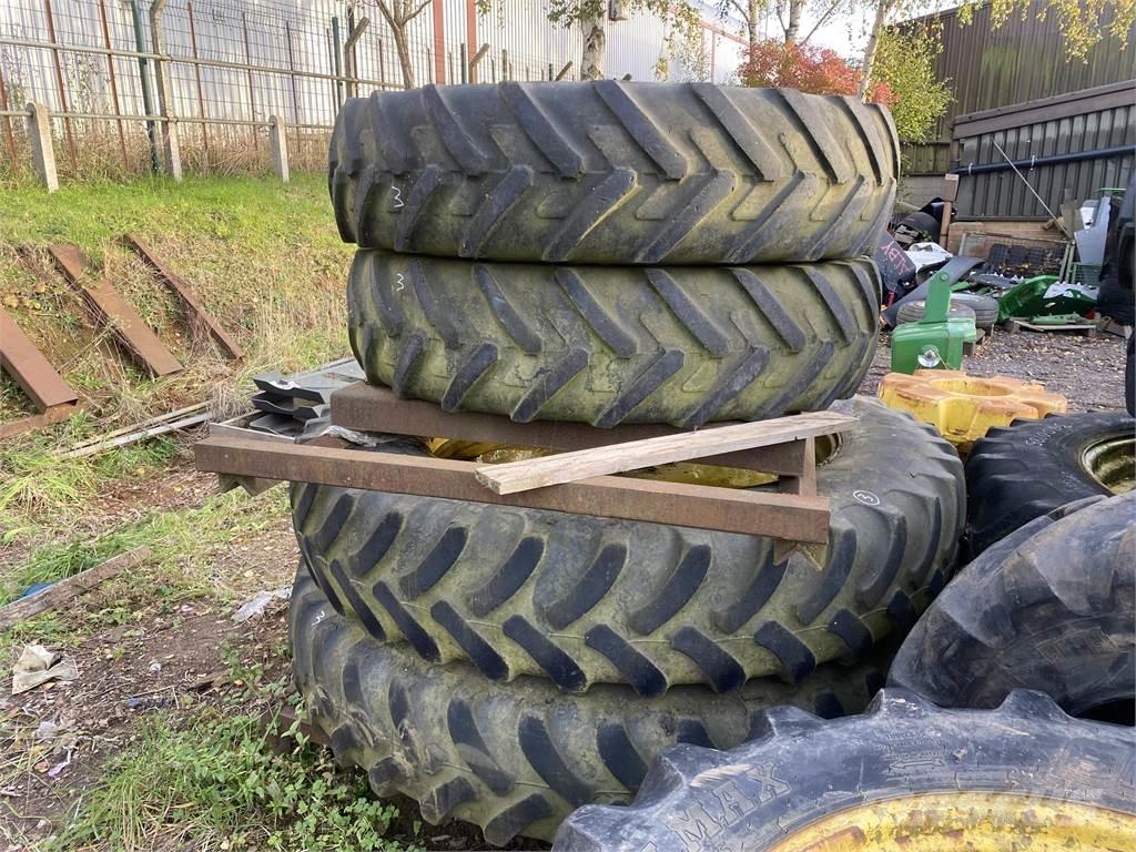  380/105R50 Gumiabroncsok, kerekek és felnik