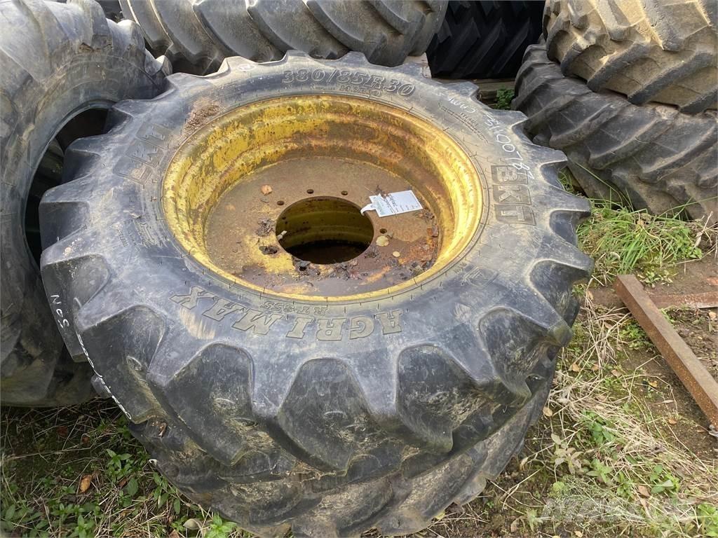  380/85R30 Gumiabroncsok, kerekek és felnik