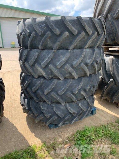  380/85R34 Gumiabroncsok, kerekek és felnik