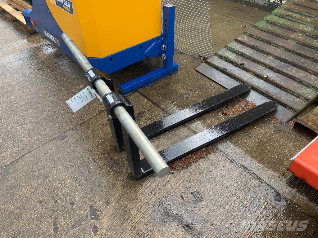  ATTACHMENTS Teleszkópos mezőgazdasági rakodók