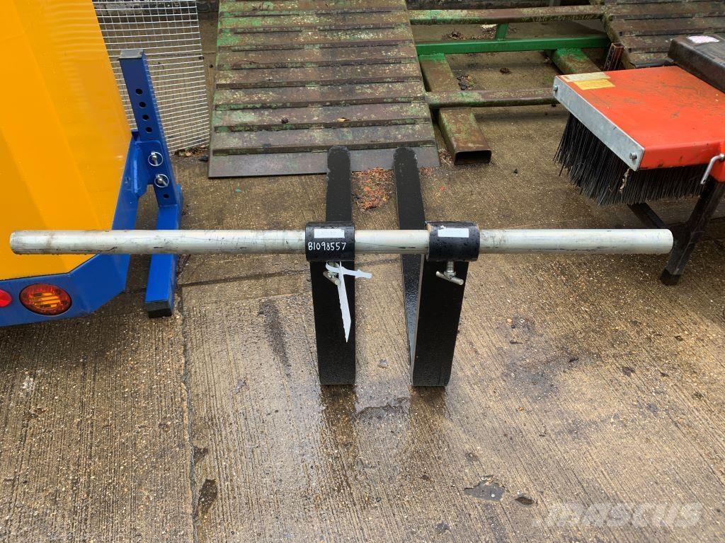  ATTACHMENTS Teleszkópos mezőgazdasági rakodók