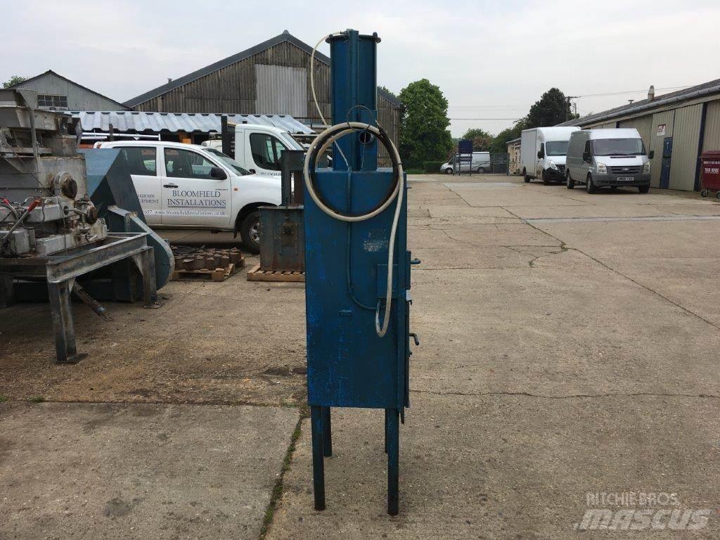  BAG COMPACTOR Egyéb mezőgazdasági gépek