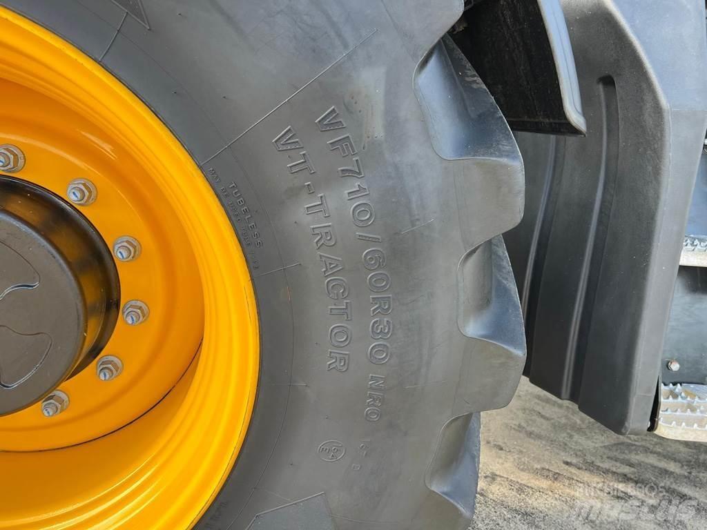 JCB 4220 ICON Traktorok