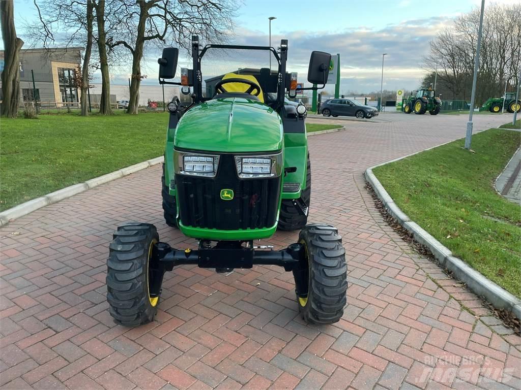 John Deere 2038R Kompakt traktorok