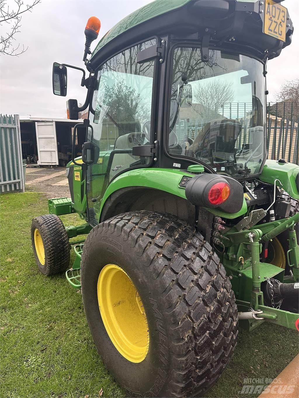 John Deere 4066R Kompakt traktorok