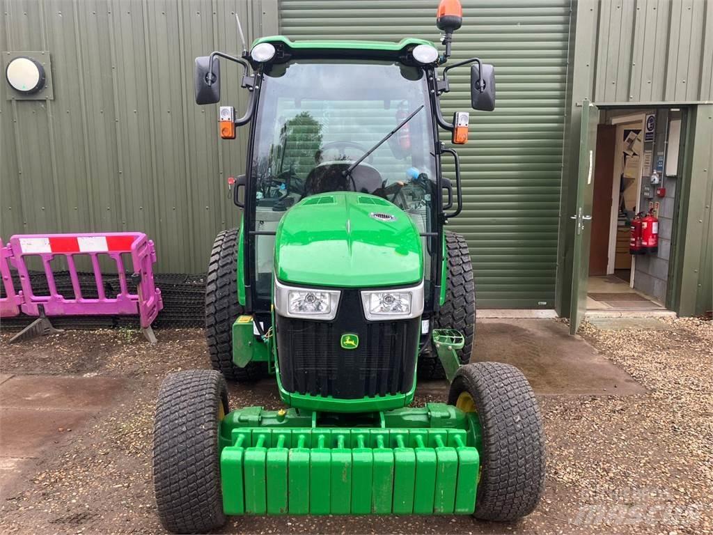 John Deere 4066R Kompakt traktorok