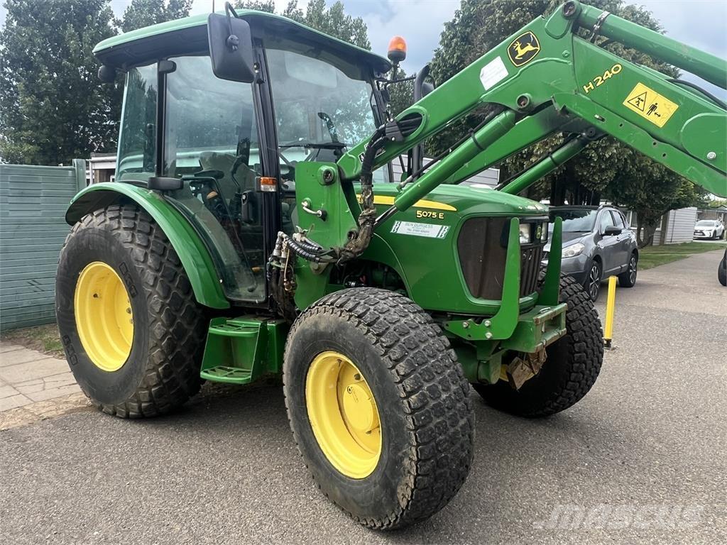 John Deere 5075E Traktorok