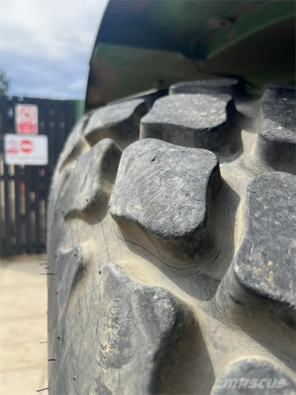 John Deere 5075E Traktorok