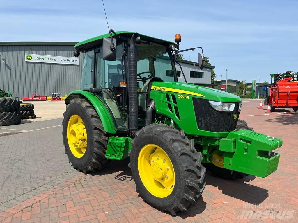John Deere 5075E Traktorok