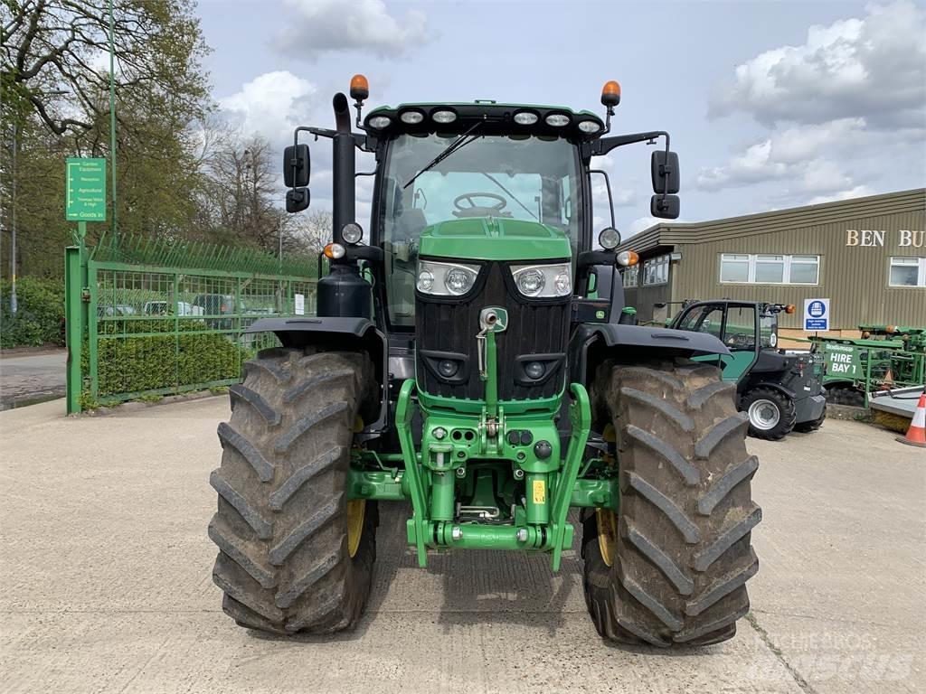 John Deere 6215R Traktorok