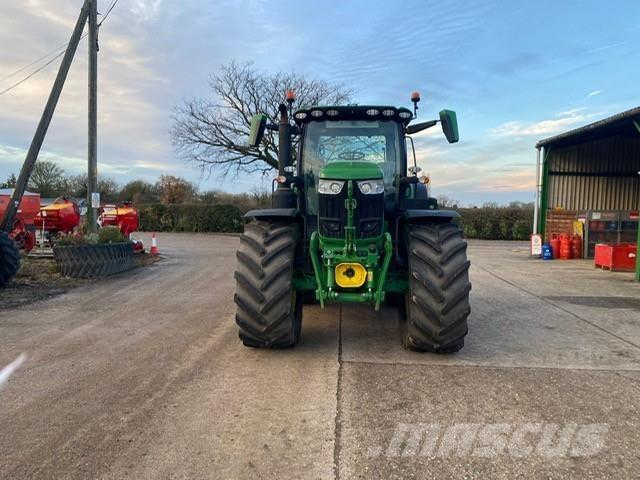 John Deere 6R215 Traktorok