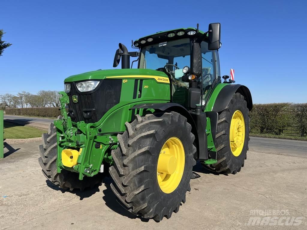 John Deere 6R250 Traktorok