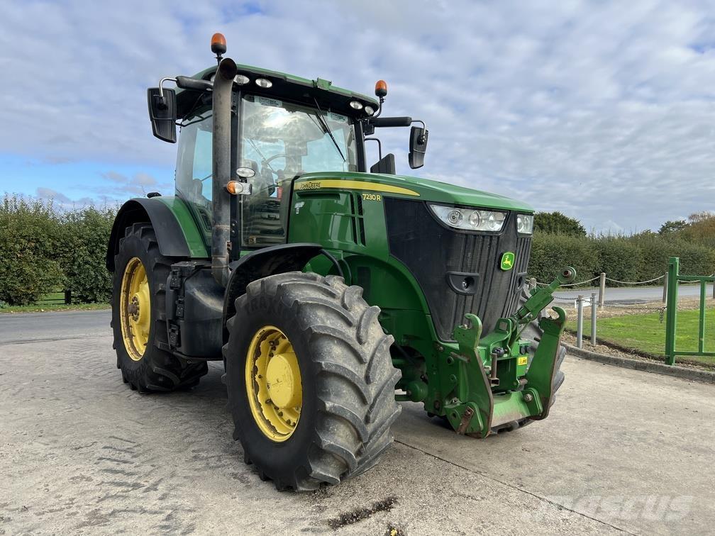 John Deere 7230R Traktorok