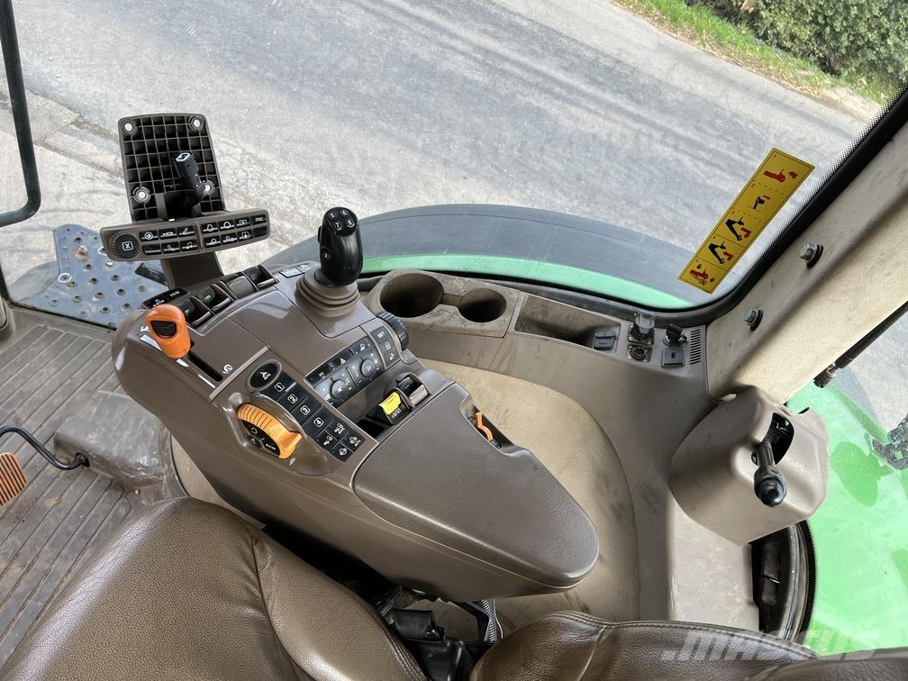 John Deere 7230R Traktorok