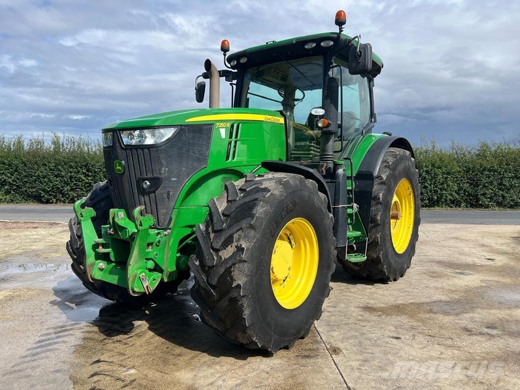 John Deere 7250R Traktorok
