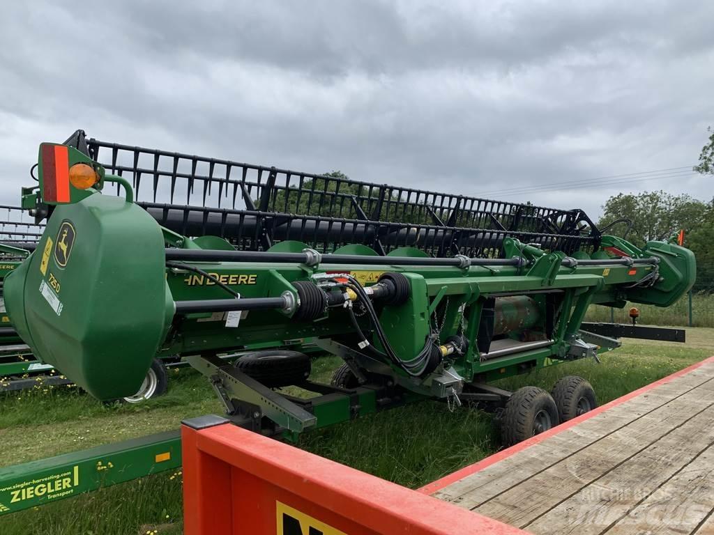 John Deere 725D Kombájnok